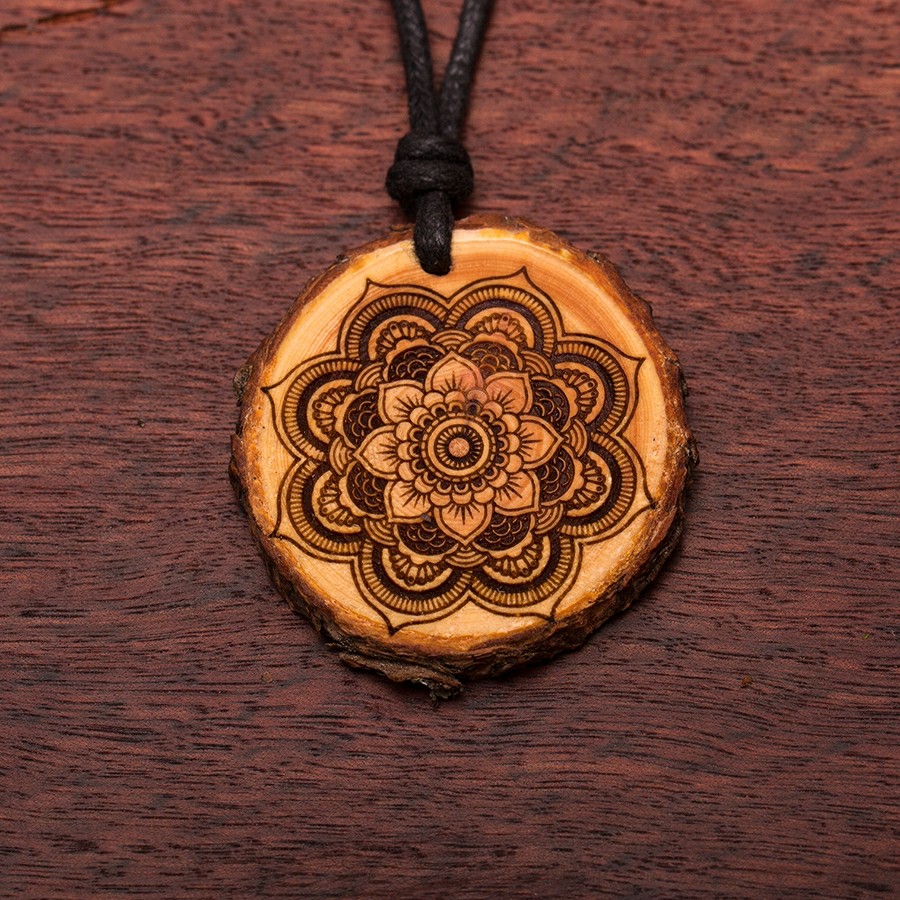 Holz-Halskette "Mandala Blume" groß